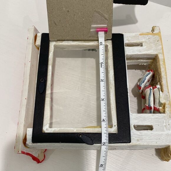 Ceramic 3D Beach Scene Photo Frame Bench Bucket Of Shells Towels Hats Lifesaver - Picture 9 of 11